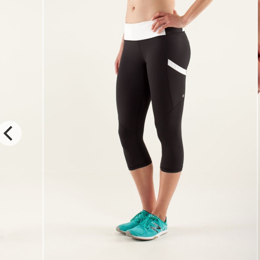 Lululemon- Run Mod Moves Crop- Sz 10- Black & White- 3 Pockets